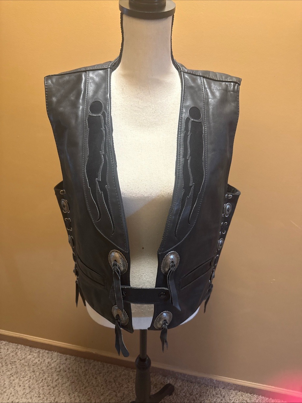 VTG 90’s Gypsy Leather Biker Motorcycle Vest Conchos Lace Sides Back Skull Sz 42
